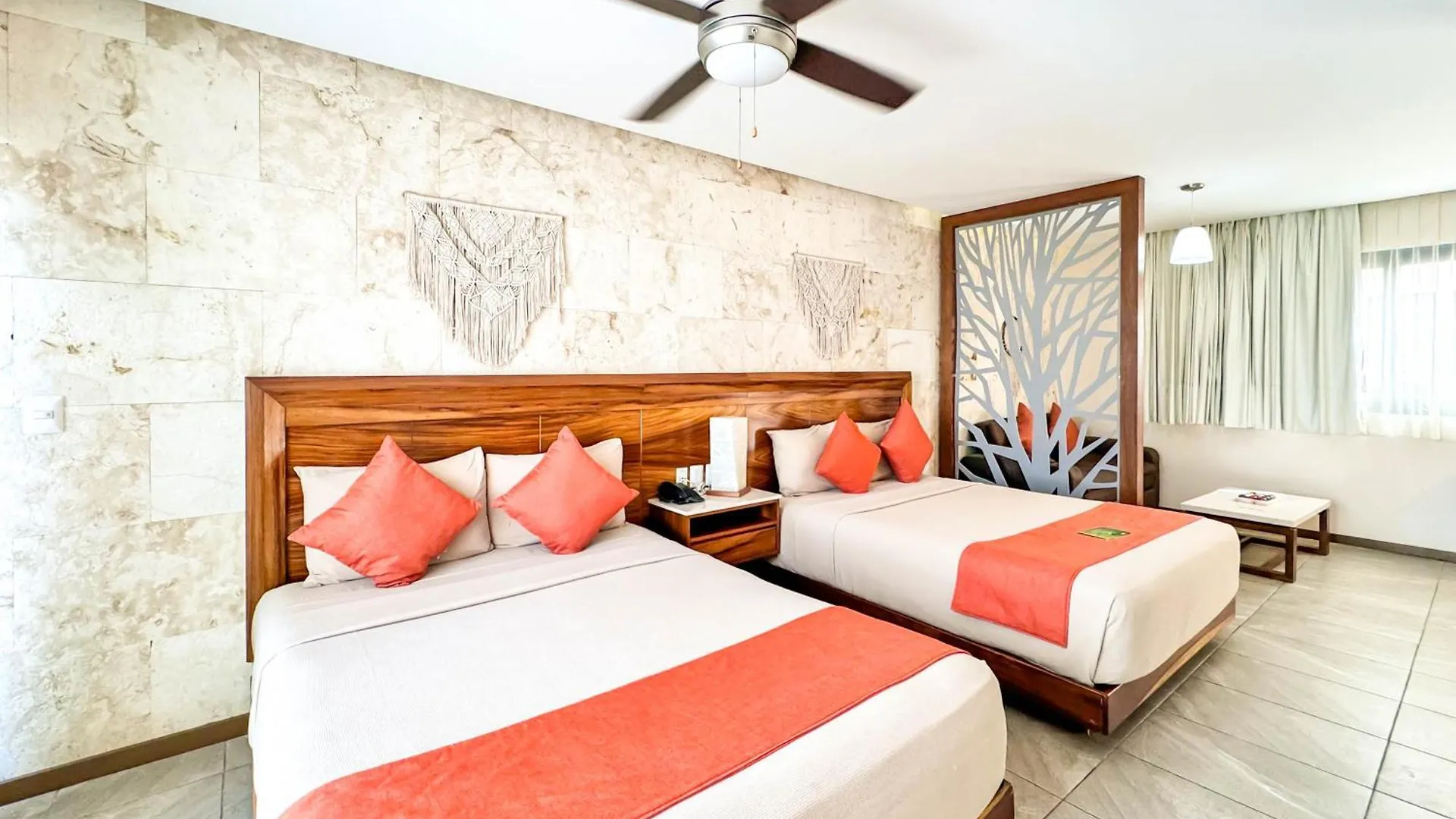 Grand Fifty Suites Playa del Carmen 4*,